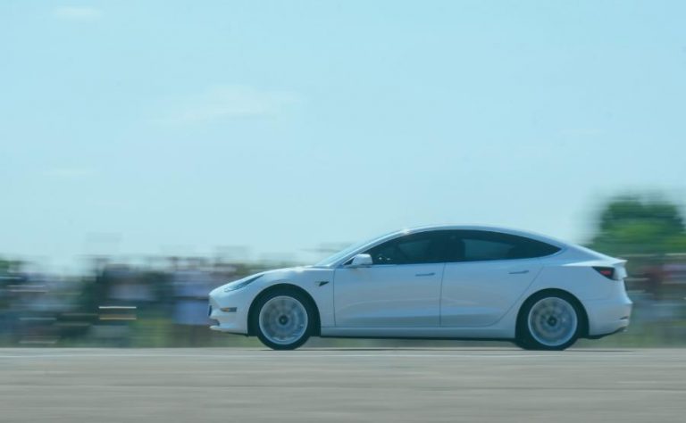 Portada - ¿Por qué compañías como Tesla liberan al público sus patentes?